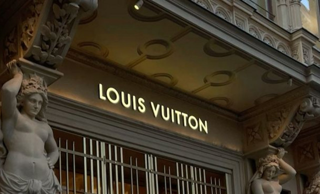 Louis Vuitton: 130 &chi;&rho;ό&nu;&iota;&alpha; Monogram &ndash; Έ&nu;&alpha; &delta;&iota;&alpha;&chi;&rho;&omicron;&nu;&iota;&kappa;ό &sigma;ύ&mu;&beta;&omicron;&lambda;&omicron; &kappa;&omicron;&mu;&psi;ό&tau;&eta;&tau;&alpha;&sigmaf;