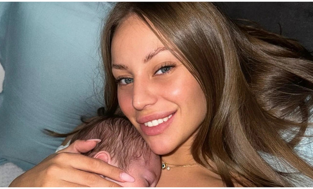 Ανδρομάχη: Το βίντεο που «έλιωσε» καρδιές με τον γιο της στο Instagram