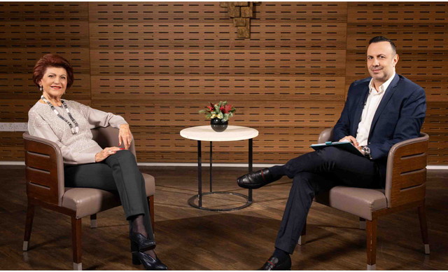 &Sigma;&upsilon;&gamma;&kappa;&lambda;&omicron;&nu;ί&zeta;&epsilon;&iota; &eta; &Alpha;&nu;&delta;&rho;&omicron;ύ&lambda;&alpha; &Beta;&alpha;&sigma;&iota;&lambda;&epsilon;ί&omicron;&upsilon;: &laquo;&Omicron; &Gamma;&iota;ώ&rho;&gamma;&omicron;&sigmaf; έ&kappa;&lambda;&alpha;&psi;&epsilon; &epsilon;&kappa;&epsilon;ί&nu;&omicron; &tau;&omicron; &beta;&rho;ά&delta;&upsilon;&hellip;&raquo; (&Beta;&Iota;&Nu;&Tau;&Epsilon;&Omicron;)