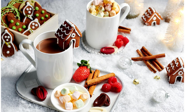 &Eta; Emirates &laquo;&xi;&epsilon;&tau;&upsilon;&lambda;ί&gamma;&epsilon;&iota;&raquo; &tau;&eta; &mu;&alpha;&gamma;&epsilon;ί&alpha; &tau;&omega;&nu; &Chi;&rho;&iota;&sigma;&tau;&omicron;&upsilon;&gamma;έ&nu;&nu;&omega;&nu; &sigma;&tau;&alpha; 40.000 &pi;ό&delta;&iota;&alpha;