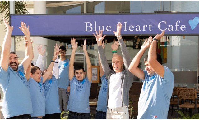 &Tau;&omicron; Andrey Julia Dashin&rsquo;s Foundation &sigma;&tau;&eta;&rho;ί&zeta;&epsilon;&iota; &kappa;&alpha;&phi;&epsilon;&tau;έ&rho;&iota;&alpha; &pi;&