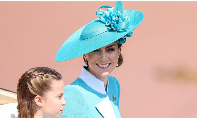 &Alpha;&upsilon;&tau;έ&sigmaf; &epsilon;ί&nu;&alpha;&iota; &omicron;&iota; &pi;&iota;&omicron; &kappa;&alpha;&lambda;&omicron;&nu;&tau;&upsilon;&mu;έ&nu;&epsilon;&sigmaf; &tau;&eta;&sigmaf; &chi;&rho;&omicron;&nu;&iota;ά&sigmaf;, &sigma;ύ&mu;&phi;&omega;&nu;&alpha; &mu;&epsilon; &tau;&eta; &Beta;&rho;&epsilon;&tau;&alpha;&nu;&iota;&kappa;ή Vogue