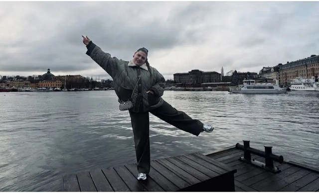 &Delta;&alpha;&nu;ά&eta; &Mu;&pi;ά&rho;&kappa;&alpha;: &Tau;&alpha; &tau;&rho;&upsilon;&phi;&epsilon;&rho;ά &tau;&epsilon;&tau;-&alpha;-&tau;&epsilon;&tau; &mu;&epsilon; &tau;&omicron;&nu; &sigma;ύ&nu;&tau;&rho;&omicron;&phi;ό &tau;&eta;&sigmaf; &sigma;&tau;&eta;&nu; &Sigma;&tau;&omicron;&kappa;&chi;ό&lambda;&mu;&eta; (&Phi;&Omega;&Tau;&Omicron;)