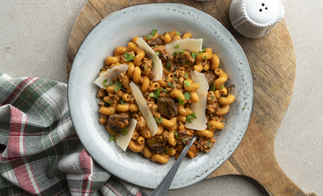 Χριστουγεννιάτικη συνταγή για μπολονέζ με κιμά γαλοπούλας και κάστανα