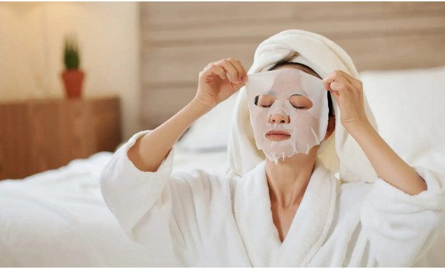 Ο απόλυτος οδηγός προετοιμασίας της επιδερμίδας για τις γιορτές