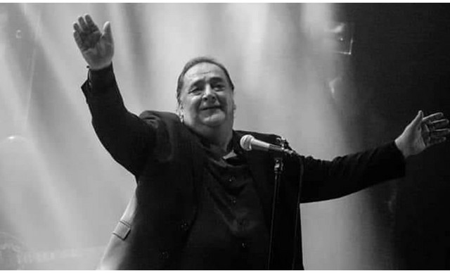 &laquo;Ή&theta;&epsilon;&lambda;&epsilon; &nu;&alpha; &alpha;&kappa;&omicron;ύ&sigma;&epsilon;&iota; &tau;&eta; &zeta;&omega;ή &tau;&omicron;&upsilon;&raquo;: &Sigma;&upsilon;&gamma;&kappa;&lambda;&omicron;&nu;ί&zeta;&epsilon;&iota; &omicron; &sigma;&upsilon;&gamma;&gamma;&rho;&alpha;&phi;έ&alpha;&sigmaf; &tau;&eta;&sigmaf; &beta;&iota;&omicron;&gamma;&rho;&alpha;&phi;ί&alpha;&sigmaf; &tau;&omicron;&upsilon; &Beta;&alpha;&sigma;ί&lambda;&eta; &Kappa;&alpha;&rho;&rho;ά (&Beta;&Iota;&Nu;&Tau;&Epsilon;&Omicron;)