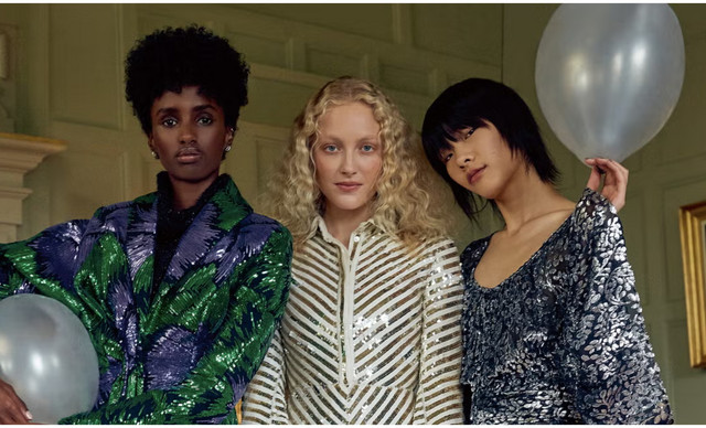 Φορέματα για να ξεχωρίσεις στα χριστουγεννιάτικα πάρτυ: Οι top επιλογές για τη φετινή σεζόν