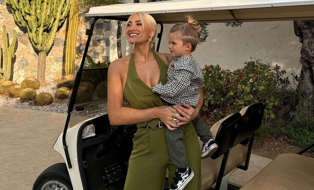 &Iota;&omega;ά&nu;&nu;&alpha; &Tau;&omicron;ύ&nu;&eta;: &Chi;&rho;&iota;&sigma;&tau;&omicron;&upsilon;&gamma;&epsilon;&nu;&nu;&iota;ά&tau;&iota;&kappa;&eta; &alpha;&pi;ό&delta;&rho;&alpha;&sigma;&eta; &mu;&epsilon; &tau;&omicron;&nu; &gamma;&iota;&omicron; &tau;&eta;&sigmaf; &sigma;&tau;&omicron; &Pi;&alpha;&rho;ί&sigma;&iota; (&Phi;&Omega;&Tau;&Omicron;)