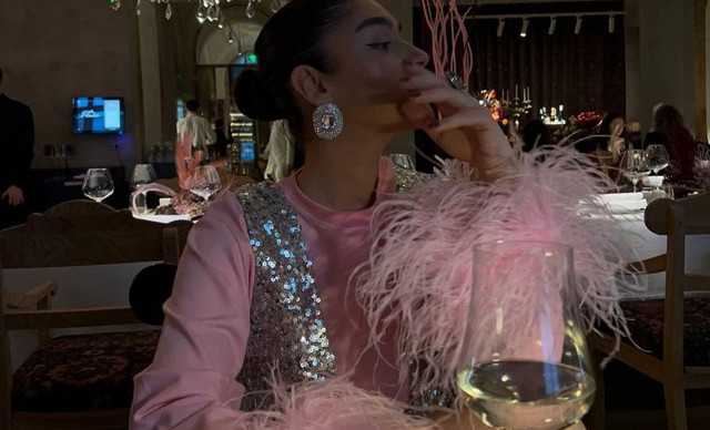 Αυτά είναι τα 3 χτενίσματα που οι fashionistas υιοθετούν στις γιορτές ξανά και ξανά