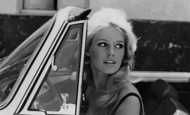 &Upsilon;&pi;ή&rho;&xi;&alpha; &pi;&omicron;&lambda;ύ &pi;&epsilon;&tau;&upsilon;&chi;&eta;&mu;έ&nu;&eta;, &pi;&omicron;&lambda;ύ ό&mu;&omicron;&rho;&phi;&eta;, &pi;&omicron;&lambda;ύ &delta;&iota;ά&sigma;&eta;&mu;&eta;, &pi;&omicron;&lambda;ύ &pi;&lambda;&omicron;ύ&sigma;&iota;&alpha; &kappa;&alpha;&iota; &pi;&omicron;&lambda;ύ &delta;&upsilon;&sigma;&tau;&upsilon;&chi;&iota;&sigma;&mu;έ&nu;&eta;.