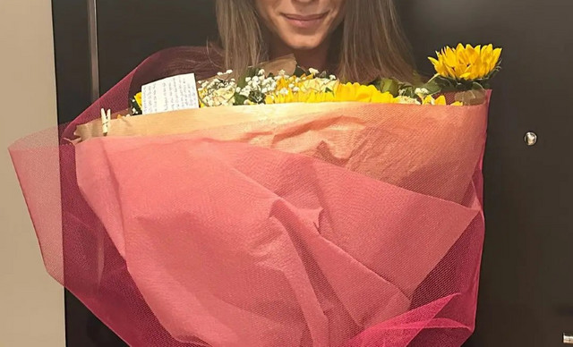 Aυτή είναι η ψυχολόγος που δίνει την προσωπική της μάχη με τον καρκίνο