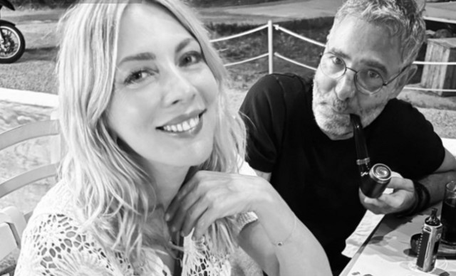 &Kappa;&alpha;&rho;ύ&delta;&eta; &ndash; &Alpha;&theta;&epsilon;&rho;ί&delta;&eta;&sigmaf;: &Gamma;&iota;&alpha;&tau;ί &chi;ώ&rho;&iota;&sigma;&alpha;&nu; &mu;&epsilon;&tau;ά &alpha;&pi;ό 23 &chi;&rho;ό&nu;&iota;&alpha; &sigma;&chi;έ&sigma;&eta;&sigmaf;, &eta; &alpha;&pi;&omicron;&kappa;ά&lambda;&upsilon;&psi;&eta; &tau;&omicron;&upsilon; &lambda;ό&gamma;&omicron;&upsilon;