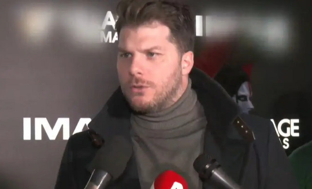 &Sigma;&upsilon;&gamma;&kappa;&lambda;&omicron;&nu;ί&zeta;&epsilon;&iota; &omicron; &Lambda;&omicron;ύ&kappa;&alpha;&sigmaf; &Gamma;&iota;ώ&rho;&kappa;&alpha;&sigmaf; &gamma;&iota;&alpha; &pi;&alpha;&sigma;ί&gamma;&nu;&omega;&sigma;&tau;&omicron; &tau;&rho;&alpha;&gamma;&omicron;&upsilon;&delta;&iota;&sigma;&tau;ή: &laquo;Έ&chi;&omega; &delta;&epsilon;&chi;&theta;&epsilon;ί &pi;&alpha;&rho;&alpha;&tau;&rho;&alpha;&beta;&eta;&gamma;&mu;έ&nu;&epsilon;&sigmaf; &sigma;&upsilon;&mu;&pi;&epsilon;&rho;&iota;&phi;&omicron;&rho;έ&sigmaf;&raquo;