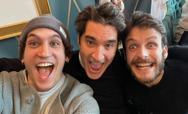 &Chi;&rho;&iota;&sigma;&tau;ό&phi;&omicron;&rho;&omicron;&sigmaf; &Pi;&alpha;&pi;&alpha;&kappa;&alpha;&lambda;&iota;ά&tau;&eta;&sigmaf;: O&iota; &nu;έ&epsilon;&sigmaf; &alpha;&pi;&omicron;&kappa;&alpha;&lambda;ύ&psi;&epsilon;&iota;&sigmaf; &gamma;&iota;&alpha; &tau;&eta;&nu; 4&eta; &sigma;&epsilon;&zeta;ό&nu; &tau;&omicron;&upsilon; Maestro