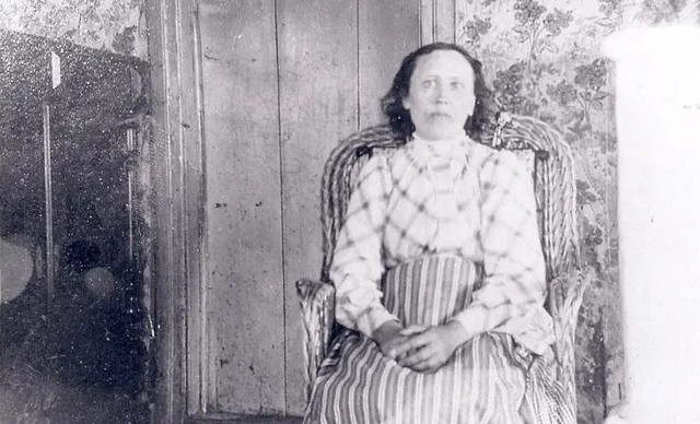 &Eta; &alpha;&lambda;&lambda;ό&kappa;&omicron;&tau;&eta; &iota;&sigma;&tau;&omicron;&rho;ί&alpha; &tau;&eta;&sigmaf; &gamma;&upsilon;&nu;&alpha;ί&kappa;&alpha;&sigmaf; &pi;&omicron;&upsilon; έ&pi;&epsilon;&sigma;&epsilon; &gamma;&iota;&alpha; ύ&pi;&nu;&omicron; &kappa;&alpha;&iota; &xi;ύ&pi;&nu;&eta;&sigma;&epsilon; 32 &chi;&rho;ό&nu;&iota;&alpha; &mu;&epsilon;&tau;ά