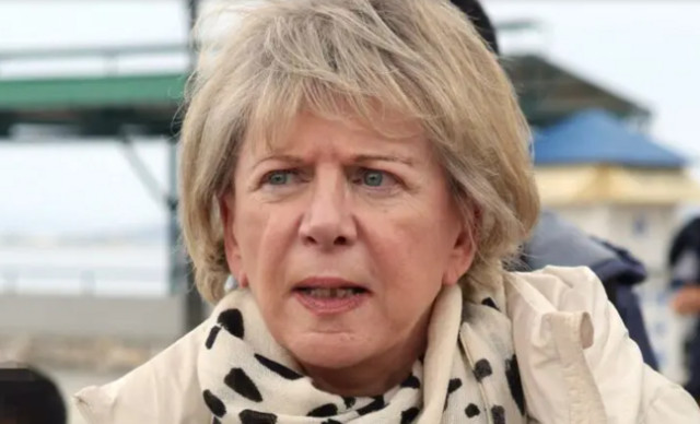 Έ&lambda;&epsilon;&nu;&alpha; &Alpha;&kappa;&rho;ί&tau;&alpha;: &laquo;Έ&chi;&omega; &kappa;ά&nu;&epsilon;&iota; έ&kappa;&tau;&rho;&omega;&sigma;&eta; ό&tau;&alpha;&nu; &alpha;&kappa;ό&mu;&alpha; ή&tau;&alpha;&nu; &pi;&alpha;&rho;ά&nu;&omicron;&mu;&epsilon;&sigmaf; &ndash; &Delta;&epsilon;&nu; &tau;&omicron; &xi;&epsilon;&pi;έ&rho;&alpha;&sigma;&alpha; &alpha;&lambda;&lambda;ά &theta;&alpha; &tau;&omicron; έ&kappa;&alpha;&nu;&alpha; &xi;&alpha;&nu;ά&raquo;