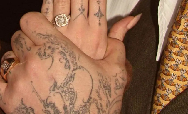 &Pi;&alpha;&sigma;ί&gamma;&nu;&omega;&sigma;&tau;&omicron;&sigmaf; &tau;&rho;&alpha;&gamma;&omicron;&upsilon;&delta;&iota;&sigma;&tau;ή&sigmaf; έ&kappa;&alpha;&nu;&epsilon; &pi;&rho;ό&tau;&alpha;&sigma;&eta; &gamma;ά&mu;&omicron;&upsilon; &sigma;&tau;&eta;&nu; &sigma;ύ&nu;&tau;&rho;&omicron;&phi;ό &tau;&omicron;&upsilon; (&Phi;&Omega;&Tau;&Omicron;)