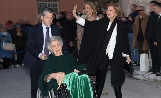 &Pi;έ&theta;&alpha;&nu;&epsilon; &eta; &pi;&rho;&iota;&gamma;&kappa;ί&pi;&iota;&sigma;&sigma;&alpha; &Epsilon;&iota;&rho;ή&nu;&eta; &ndash; &Eta; &mu;&iota;&kappa;&rho;ό&tau;&epsilon;&rho;&eta; &alpha;&delta;&epsilon;&rho;&phi;ή &tau;&eta;&sigmaf; &beta;&alpha;&sigma;ί&lambda;&iota;&sigma;&sigma;&alpha;&sigmaf; &Sigma;&omicron;&phi;ί&alpha;&sigmaf;