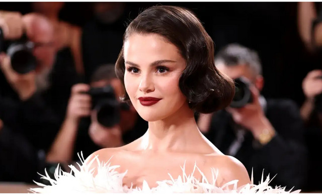 &Chi;&rho;&upsilon;&sigma;έ&sigmaf; &Sigma;&phi;&alpha;ί&rho;&epsilon;&sigmaf; 2026: &Tau;&alpha; &pi;&iota;&omicron; &epsilon;&nu;&tau;&upsilon;&pi;&omega;&sigma;&iota;&alpha;&kappa;ά beauty looks &tau;&eta;&sigmaf; &beta;&rho;&alpha;&delta;&iota;ά&sigmaf; (&Phi;&Omega;&Tau;&Omicron;)