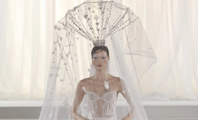 Celia Kritharioti: &Gamma;&iota;&omicron;&rho;&tau;ά&zeta;&epsilon;&iota; &tau;&omicron; &nu;&tau;&epsilon;&mu;&pi;&omicron;ύ&tau;&omicron; &tau;&eta;&sigmaf; &sigma;&tau;&eta; F&eacute;d&eacute;ration &mu;&epsilon; &mu;&iota;&alpha; &sigma;&upsilon;&lambda;&lambda;&omicron;&gamma;ή &pi;&omicron;&upsilon; &epsilon;&delta;&rho;&alpha;&iota;ώ&nu;&epsilon;&iota; &tau;&eta;&nu; &epsilon;&lambda;&lambda;&eta;&nu;&iota;&kappa;ή &Upsilon;&psi;&eta;&lambda;ή &Rho;&alpha;&pi;&tau;&iota;&kappa;ή &sigma;&tau;&eta; &delta;&iota;&epsilon;&theta;&nu;ή &sigma;&kappa;&eta;&nu;ή