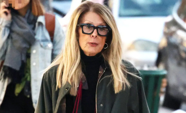 Έ&pi;&epsilon;&sigma;&epsilon; &theta;ύ&mu;&alpha; &kappa;&lambda;&omicron;&pi;ή&sigmaf; &eta; &Epsilon;ύ&eta; &Delta;&rho;&omicron;ύ&tau;&sigma;&alpha;