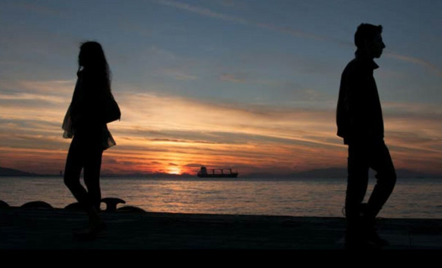 &Pi;&alpha;&sigma;ί&gamma;&nu;&omega;&sigma;&tau;&eta; &Epsilon;&lambda;&lambda;&eta;&nu;ί&delta;&alpha; &eta;&theta;&omicron;&pi;&omicron;&iota;ό&sigmaf; &chi;ώ&rho;&iota;&sigma;&epsilon; &mu;&epsilon;&tau;ά &alpha;&pi;ό 12 &chi;&rho;ό&nu;&iota;&alpha; &kappa;&omicron;&iota;&nu;ή&sigmaf; &pi;&omicron;&rho;&epsilon;ί&alpha;&sigmaf;