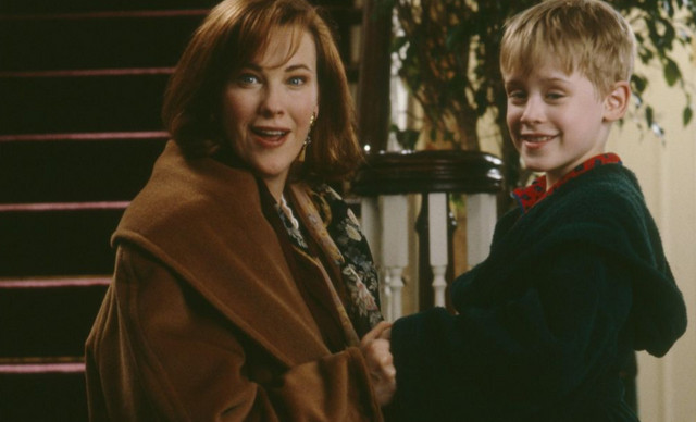 &Mu;&alpha;&kappa;ό&lambda;&epsilon;ϊ &Kappa;ά&lambda;&kappa;&iota;&nu;: &Rho;&alpha;&gamma;ί&zeta;&epsilon;&iota; &kappa;&alpha;&rho;&delta;&iota;έ&sigmaf; &tau;&omicron; &laquo;&alpha;&nu;&tau;ί&omicron;&raquo; &tau;&omicron;&upsilon; &sigma;&tau;&eta; &laquo;&mu;&alpha;&mu;ά&raquo; &Kappa;ά&theta;&rho;&iota;&nu; &Omicron;&rsquo; &Chi;ά&rho;&alpha; (&Phi;&Omega;&Tau;&Omicron;)