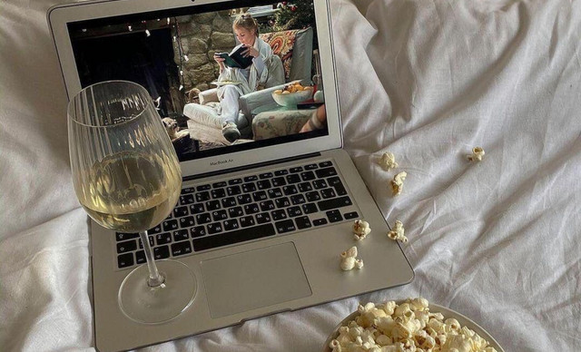 &Alpha;&upsilon;&tau;έ&sigmaf; &epsilon;ί&nu;&alpha;&iota; &omicron;&iota; 5 &sigma;&epsilon;&iota;&rho;έ&sigmaf; &gamma;&iota;&alpha; &nu;&alpha; &kappa;ά&nu;&epsilon;&iota;&sigmaf; binge watching &tau;&omicron; &Sigma;&alpha;&beta;&beta;&alpha;&tau;&omicron;&kappa;ύ&rho;&iota;&alpha;&kappa;&omicron;