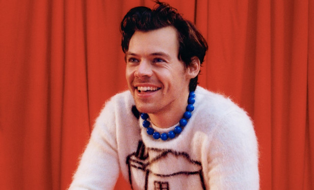 Harry Styles: &Eta; &alpha;&nu;&alpha;&kappa;&omicron;ί&nu;&omega;&sigma;&eta; &gamma;&iota;&alpha; &tau;&omicron; &nu;έ&omicron; &tau;&omicron;&upsilon; ά&lambda;&mu;&pi;&omicron;&upsilon;&mu; &kappa;&alpha;&iota; &eta; &epsilon;&pi;&iota;&sigma;&tau;&rho;&omicron;&phi;ή &tau;&omicron;&upsilon; &sigma;&tau;&eta; &sigma;&kappa;&eta;&nu;ή