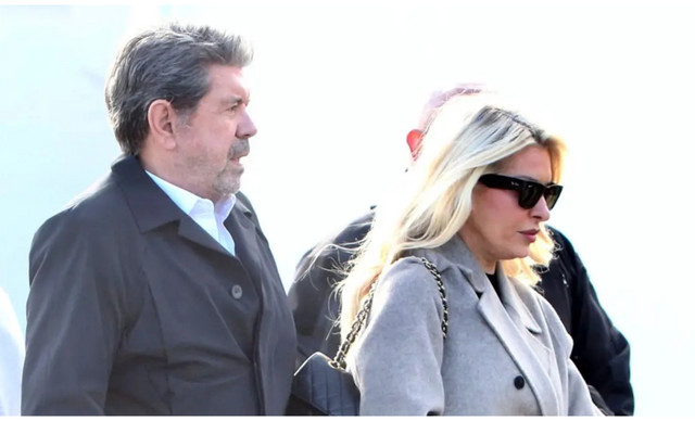 &Kappa;&eta;&delta;&epsilon;ί&alpha; &Pi;&alpha;&pi;&alpha;&delta;ά&kappa;&eta;: &Sigma;&upsilon;&nu;&tau;&epsilon;&tau;&rho;&iota;&mu;&mu;έ&nu;&eta; &eta; &Mu;&epsilon;&nu;&epsilon;&gamma;ά&kappa;&eta; &sigma;&tau;&omicron; &tau;&epsilon;&lambda;&epsilon;&upsilon;&tau;&alpha;ί&omicron; &laquo;&alpha;&nu;&tau;ί&omicron;&raquo;