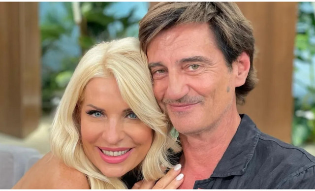 &Epsilon;&lambda;έ&nu;&eta; &Mu;&epsilon;&nu;&epsilon;&gamma;ά&kappa;&eta;: &Eta; &delta;ή&lambda;&omega;&sigma;&eta; &tau;&omicron;&upsilon; &Kappa;&omicron;&upsilon;&tau;&sigma;&omicron;&gamma;&iota;&alpha;&nu;&nu;ό&pi;&omicron;&upsilon;&lambda;&omicron;&upsilon; &pi;&omicron;&upsilon; &omicron;&delta;ή&gamma;&eta;&sigma;&epsilon; &sigma;&tau;&omicron; unfollow