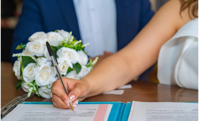 &Alpha;&gamma;&alpha;&pi;&eta;&mu;έ&nu;&omicron; &zeta;&epsilon;&upsilon;&gamma;ά&rho;&iota; &tau;&eta;&sigmaf; showbiz έ&kappa;&alpha;&nu;&epsilon; &tau;&omicron; &epsilon;&pi;ό&mu;&epsilon;&nu;&omicron; &beta;ή&mu;&alpha; &lambda;ί&gamma;&omicron; &pi;&rho;&iota;&nu; &gamma;ί&nu;&omicron;&upsilon;&nu; &gamma;&omicron;&nu;&epsilon;ί&sigmaf;