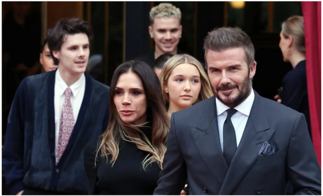 Victoria Beckham: &Eta; &pi;&rho;ώ&tau;&eta; &epsilon;&mu;&phi;ά&nu;&iota;&sigma;&eta; &mu;&epsilon;&tau;ά &tau;&omicron;&nu; viral &chi;&omicron;&rho;ό &sigma;&tau;&omicron;&nu; &gamma;ά&mu;&omicron; &tau;&omicron;&upsilon; &gamma;&iota;&omicron;&upsilon; &tau;&eta;&sigmaf;