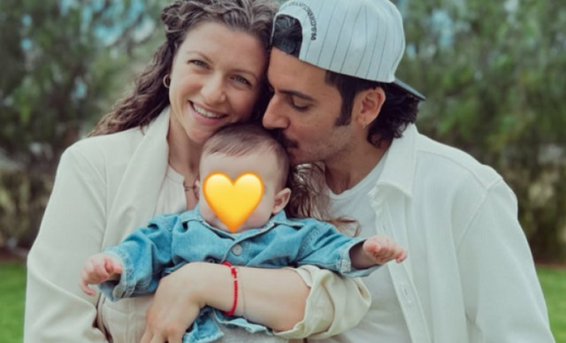 &Nu;ί&kappa;&eta; &Delta;&rho;&alpha;&gamma;&omicron;ύ&mu;&eta;: H &delta;&eta;&mu;ό&sigma;&iota;&alpha; &sigma;&upsilon;&gamma;&kappa;&iota;&nu;&eta;&tau;&iota;&kappa;ή &epsilon;&xi;&omicron;&mu;&omicron;&lambda;ό&gamma;&eta;&sigma;&eta; &gamma;&iota;&alpha; &tau;&omicron;&nu; &theta;&eta;&lambda;&alpha;&sigma;&mu;ό (&Phi;&Omega;&Tau;&Omicron;)