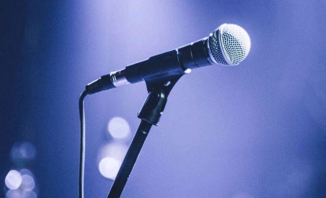 &Alpha;&pi;ί&sigma;&tau;&epsilon;&upsilon;&tau;&omicron; &sigma;&kappa;&eta;&nu;&iota;&kappa;ό: &Pi;&alpha;&sigma;ί&gamma;&nu;&omega;&sigma;&tau;&omicron;&sigmaf; &tau;&rho;&alpha;&gamma;&omicron;&upsilon;&delta;&iota;&sigma;&tau;ή&sigmaf;&nbsp;&pi;&rho;&omicron;&sigma;&pi;&alpha;&theta;&epsilon;ί &nu;&alpha; &phi;&iota;&lambda;ή&sigma;&epsilon;&iota; &sigma;&tau;&omicron; &sigma;&tau;ό&mu;&alpha; &mu;&epsilon; &tau;&omicron; &zeta;ό&rho;&iota; &pi;&alpha;&rho;&omicron;&upsilon;&sigma;&iota;ά&sigma;&tau;&rho;&iota;&alpha;&nbsp;(&Beta;&Iota;&Nu;&Tau;&Epsilon;&Omicron;)