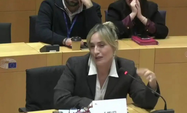 &Eta; &Epsilon;&lambda;&epsilon;&omicron;&nu;ώ&rho;&alpha; &Mu;&epsilon;&lambda;έ&tau;&eta; &xi;&epsilon;&sigma;&pi;ά &mu;&epsilon; &lambda;&upsilon;&gamma;&mu;&omicron;ύ&sigmaf; &alpha;&pi;ό &tau;&omicron; &Epsilon;&upsilon;&rho;&omega;&kappa;&omicron;&iota;&nu;&omicron;&beta;&omicron;ύ&lambda;&iota;&omicron;: &laquo;&Upsilon;&pi;ή&rho;&xi;&alpha; &theta;ύ&mu;&alpha; &kappa;&alpha;&kappa;&omicron;&pi;&omicron;ί&eta;&sigma;&eta;&sigmaf;&raquo;