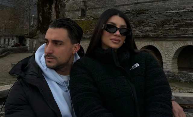 &Mu;&alpha;&rho;&iota;&alpha;&lambda;έ&nu;&alpha; &Rho;&omicron;&upsilon;&mu;&epsilon;&lambda;&iota;ώ&tau;&eta;: M&epsilon; &alpha;&upsilon;&tau;ό&nu; &tau;&omicron;&nu; &tau;&rho;ό&pi;&omicron; &alpha;&nu;&alpha;&kappa;&omicron;ί&nu;&omega;&sigma;&epsilon; &sigma;&tau;&omicron;&nu; &Sigma;ά&kappa;&eta; &Kappa;&alpha;&tau;&sigma;&omicron;ύ&lambda;&eta; ό&tau;&iota; &epsilon;ί&nu;&alpha;&iota; έ&gamma;&kappa;&upsilon;&omicron;&sigmaf;