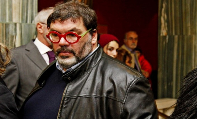 &Theta;&alpha;&nu;ά&sigma;&eta;&sigmaf; &Lambda;ά&lambda;&alpha;&sigmaf;: &Eta; &mu;&epsilon;&gamma;ά&lambda;&eta; &alpha;&lambda;&lambda;&alpha;&gamma;ή &sigma;&tau;&eta;&nu; &epsilon;&mu;&phi;ά&nu;&iota;&sigma;ή &tau;&omicron;&upsilon; &ndash; Έ&tau;&sigma;&iota; έ&chi;&alpha;&sigma;&epsilon; 96 &kappa;&iota;&lambda;ά (&Phi;&Omega;&Tau;&Omicron;)