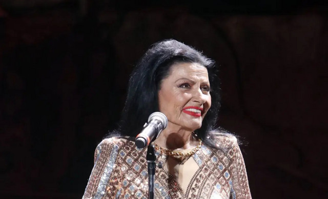 &Zeta;&omega;&zeta;ώ &Sigma;&alpha;&pi;&omicron;&upsilon;&nu;&tau;&zeta;ά&kappa;&eta;: &Pi;ή&rho;&epsilon; &epsilon;&xi;&iota;&tau;ή&rho;&iota;&omicron; &alpha;&pi;ό &tau;&omicron; &nu;&omicron;&sigma;&omicron;&kappa;&omicron;&mu;&epsilon;ί&omicron;