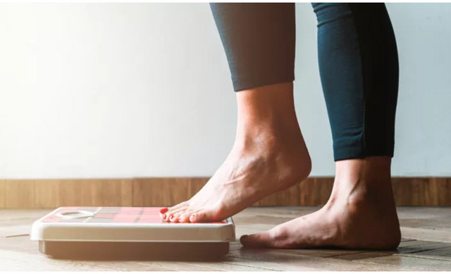 &Sigma;&upsilon;&gamma;&kappa;&lambda;&omicron;&nu;ί&zeta;&epsilon;&iota; &Epsilon;&lambda;&lambda;&eta;&nu;ί&delta;&alpha; &eta;&theta;&omicron;&pi;&omicron;&iota;ό&sigmaf;: &laquo;Έ&pi;&rho;&epsilon;&pi;&epsilon; &nu;&alpha; &epsilon;ί&mu;&alpha;&iota; &alpha;&delta;ύ&nu;&alpha;&tau;&eta;&hellip; M&alpha;&sigmaf; &mu;&epsilon;&tau;&rho;ά&gamma;&alpha;&nu;&epsilon; &mu;&epsilon; &tau;&iota;&sigmaf; &mu;&epsilon;&zeta;&omicron;ύ&rho;&epsilon;&sigmaf;!&raquo;