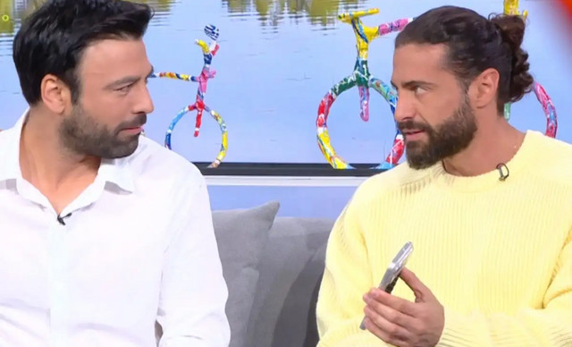 &Alpha;&nu;&tau;&rho;έ&alpha;&sigmaf; &Gamma;&epsilon;&omega;&rho;&gamma;ί&omicron;&upsilon; &kappa;&alpha;&iota; &Kappa;&omega;&nu;&sigma;&tau;&alpha;&nu;&tau;ί&nu;&omicron;&sigmaf; &Beta;&alpha;&sigma;ά&lambda;&omicron;&sigmaf; &sigma;&epsilon; ά&beta;&omicron;&lambda;&omicron; &delta;&iota;ά&lambda;&omicron;&gamma;&omicron;: &laquo;&Gamma;&iota;&alpha;&tau;ί &mu;&epsilon; έ&kappa;&alpha;&nu;&epsilon;&sigmaf; unfollow;&raquo;