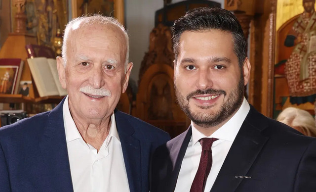 &Gamma;&iota;ώ&rho;&gamma;&omicron;&sigmaf; &Pi;&alpha;&pi;&alpha;&delta;ά&kappa;&eta;&sigmaf;: &Eta; &pi;&rho;ώ&tau;&eta; &alpha;&nu;ά&rho;&tau;&eta;&sigma;&eta; &tau;&omicron;&upsilon; &gamma;&iota;&omicron;&upsilon; &tau;&omicron;&upsilon; &mu;&epsilon;&tau;ά &tau;&omicron; &theta;ά&nu;&alpha;&tau;ό &tau;&omicron;&upsilon;