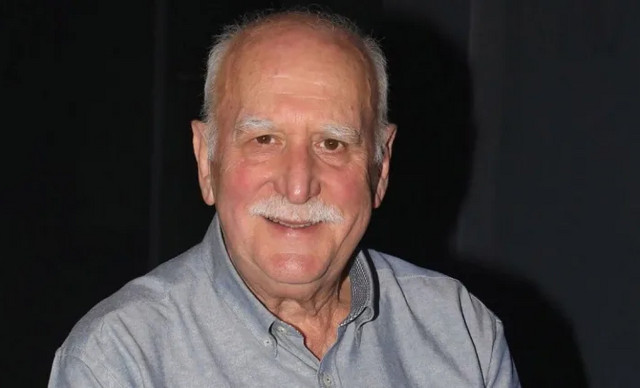 &Gamma;&iota;ώ&rho;&gamma;&omicron;&sigmaf; &Pi;&alpha;&pi;&alpha;&delta;ά&kappa;&eta;&sigmaf;: &Eta; &delta;&iota;&alpha;&delta;&rho;&omicron;&mu;ή &tau;&omicron;&upsilon; &laquo;&pi;&alpha;&tau;&rho;&iota;ά&rho;&chi;&eta;&raquo; &tau;&eta;&sigmaf; &pi;&rho;&omega;&iota;&nu;ή&sigmaf; &epsilon;&nu;&eta;&mu;&epsilon;&rho;&omega;&tau;&iota;&kappa;ή&sigmaf; &zeta;ώ&nu;&eta;&sigmaf; &kappa;&alpha;&iota; &omicron;&iota; &tau;&rho;&epsilon;&iota;&sigmaf; &gamma;&iota;&omicron;&iota;