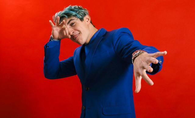 Good Job Nicky: &Pi;&omicron;&iota;&alpha; &epsilon;ί&nu;&alpha;&iota; &eta; &kappa;&omicron;ύ&kappa;&lambda;&alpha; Kύ&pi;&rho;&iota;&alpha; &tau;&rho;&alpha;&gamma;&omicron;&upsilon;&delta;ί&sigma;&tau;&rho;&iota;&alpha; &pi;&omicron;&upsilon; &tau;&omicron;&upsilon; έ&chi;&epsilon;&iota; &kappa;&lambda;έ&psi;&epsilon;&iota; &tau;&eta;&nu; &kappa;&alpha;&rho;&delta;&iota;ά;