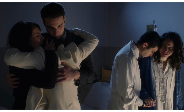 &Delta;ύ&omicron; &nu;έ&omicron;&iota; &chi;&alpha;&rho;&alpha;&kappa;&tau;ή&rho;&epsilon;&sigmaf;, &gamma;&epsilon;&mu;ά&tau;&omicron;&iota; &mu;&upsilon;&sigma;&tau;&iota;&kappa;ά, &epsilon;&iota;&sigma;&beta;ά&lambda;&lambda;&omicron;&upsilon;&nu; &sigma;&tau;&omicron;&nu; &laquo;Ά&gamma;&iota;&omicron; Έ&rho;&omega;&tau;&alpha;&raquo;