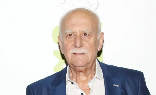 &Gamma;&iota;ώ&rho;&gamma;&omicron;&sigmaf; &Pi;&alpha;&pi;&alpha;&delta;ά&kappa;&eta;&sigmaf;: &Pi;&rho;&iota;&nu; 4 &mu;ή&nu;&epsilon;&sigmaf; &pi;έ&theta;&alpha;&nu;&epsilon; &eta; &pi;&rho;ώ&tau;&eta; &tau;&omicron;&upsilon; &sigma;ύ&zeta;&upsilon;&gamma;&omicron;&sigmaf;