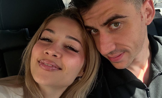 Ά&gamma;&rho;&iota;&omicron; &xi;έ&sigma;&pi;&alpha;&sigma;&mu;&alpha; &alpha;&pi;ό &tau;&eta; &Sigma;&tau;&upsilon;&lambda;&iota;ά&nu;&alpha; &Alpha;&beta;&epsilon;&rho;&kappa;ί&omicron;&upsilon; &lambda;ί&gamma;&omicron; &pi;&rho;&iota;&nu; &tau;&omicron; &gamma;ά&mu;&omicron; &tau;&eta;&sigmaf;