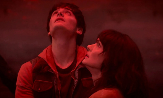 Stranger Things: &Tau;&omicron; &mu;&epsilon;&gamma;ά&lambda;&omicron; &phi;&iota;&nu;ά&lambda;&epsilon; &omicron;&iota; &alpha;&nu;&tau;&iota;&delta;&rho;&a