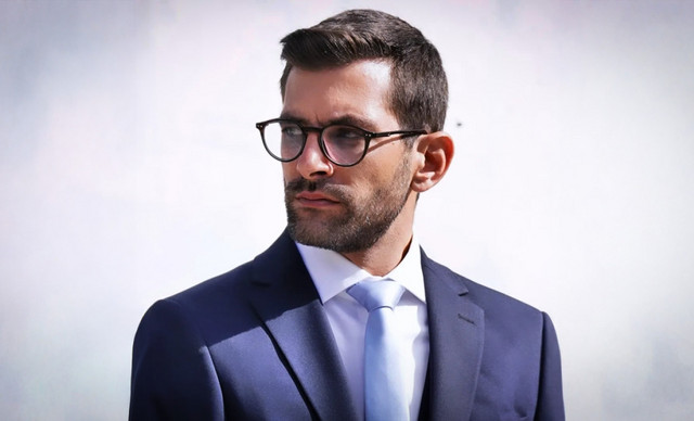 &Mu;ά&chi;&eta; &mu;&epsilon; &tau;&omicron;&nu; &kappa;&alpha;&rho;&kappa;ί&nu;&omicron; &delta;ί&nu;&epsilon;&iota; &omicron; 35&chi;&rho;&omicron;&nu;&omicron;&sigmaf; &delta;ή&mu;&alpha;&rho;&chi;&omicron;&sigmaf; &Alpha;&gamma;ί&omicron;&upsilon; &Epsilon;&upsilon;&sigma;&tau;&rho;&alpha;&tau;ί&omicron;&upsilon;: &Eta; &sigma;&upsilon;&gamma;&kappa;&lambda;&omicron;&nu;&iota;&sigma;&tau;&iota;&kappa;ή &alpha;&pi;&omicron;&kappa;ά&lambda;&upsilon;&psi;&eta;, &delta;&epsilon;ί&tau;&epsilon; &beta;ί&nu;&tau;&epsilon;&omicron;