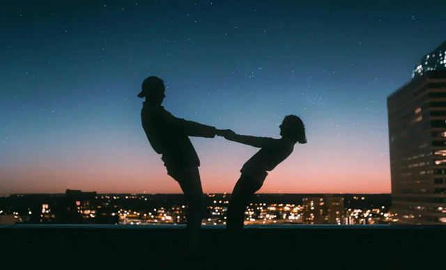 &Zeta;ώ&delta;&iota;&alpha; 2 &Iota;&alpha;&nu;&omicron;&upsilon;&alpha;&rho;ί&omicron;&upsilon;: &Tau;&iota; &kappa;&rho;&alpha;&tau;ά&mu;&epsilon; &kappa;&alpha;&iota; &tau;&iota; &alpha;&phi;ή&nu;&omicron;&upsilon;&mu;&epsilon; &pi;ί&sigma;&omega;;